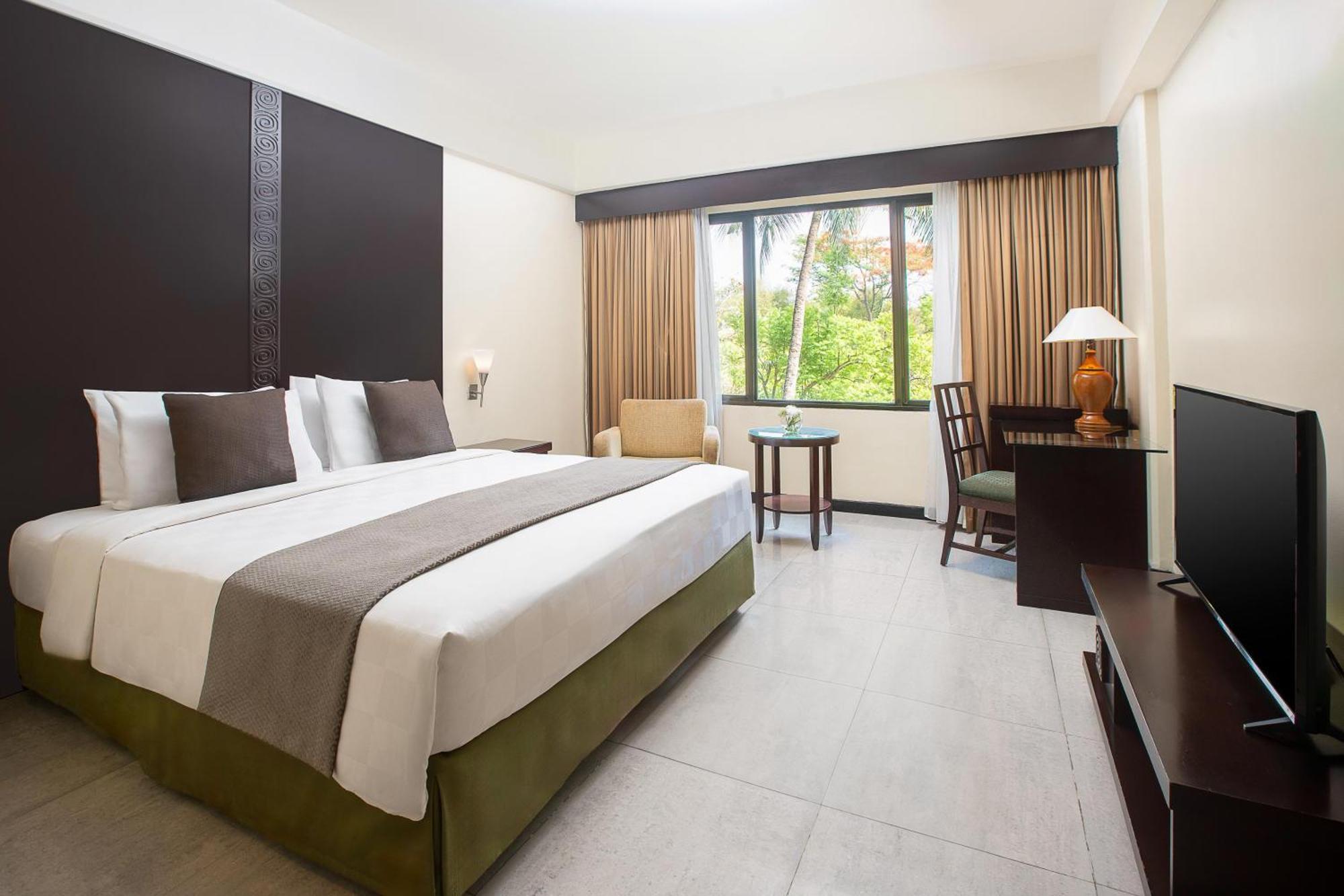 טנגרנג Aryaduta Lippo Village מראה חיצוני תמונה